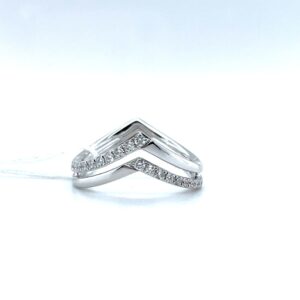 Double diamond band v-shape