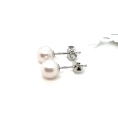 pearl earrings