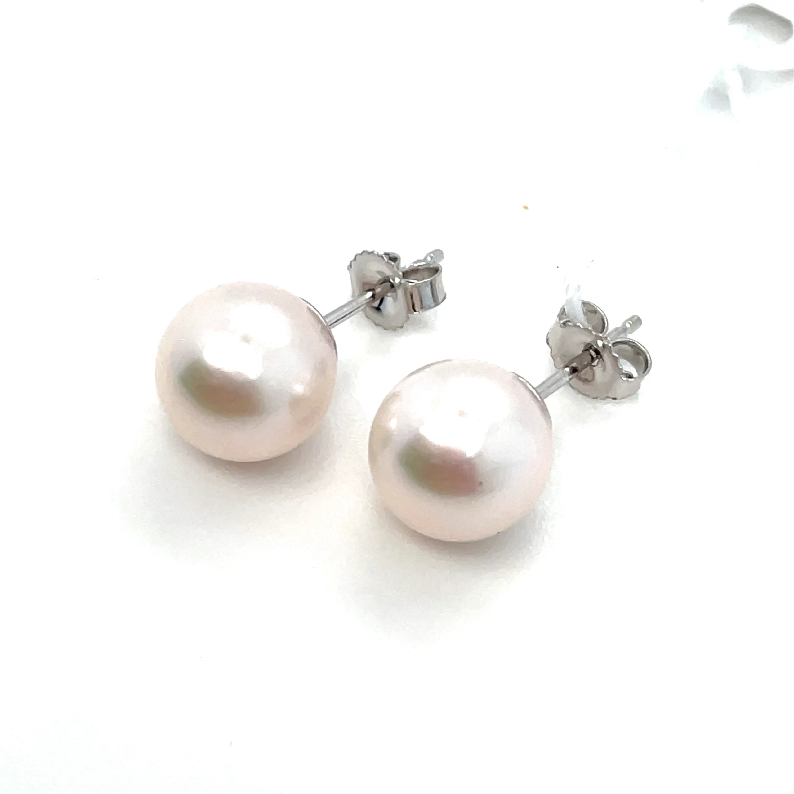 akoya pearl earrings from donna jewelry chicago