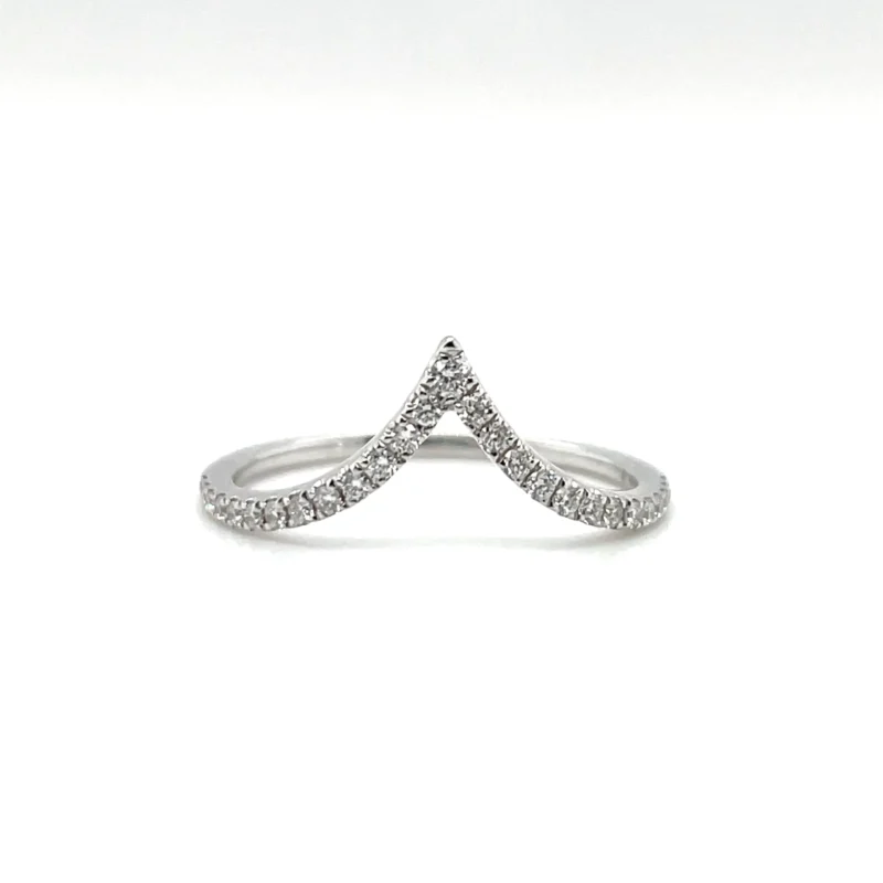 v shape diamond band from donna jewelry in chicago