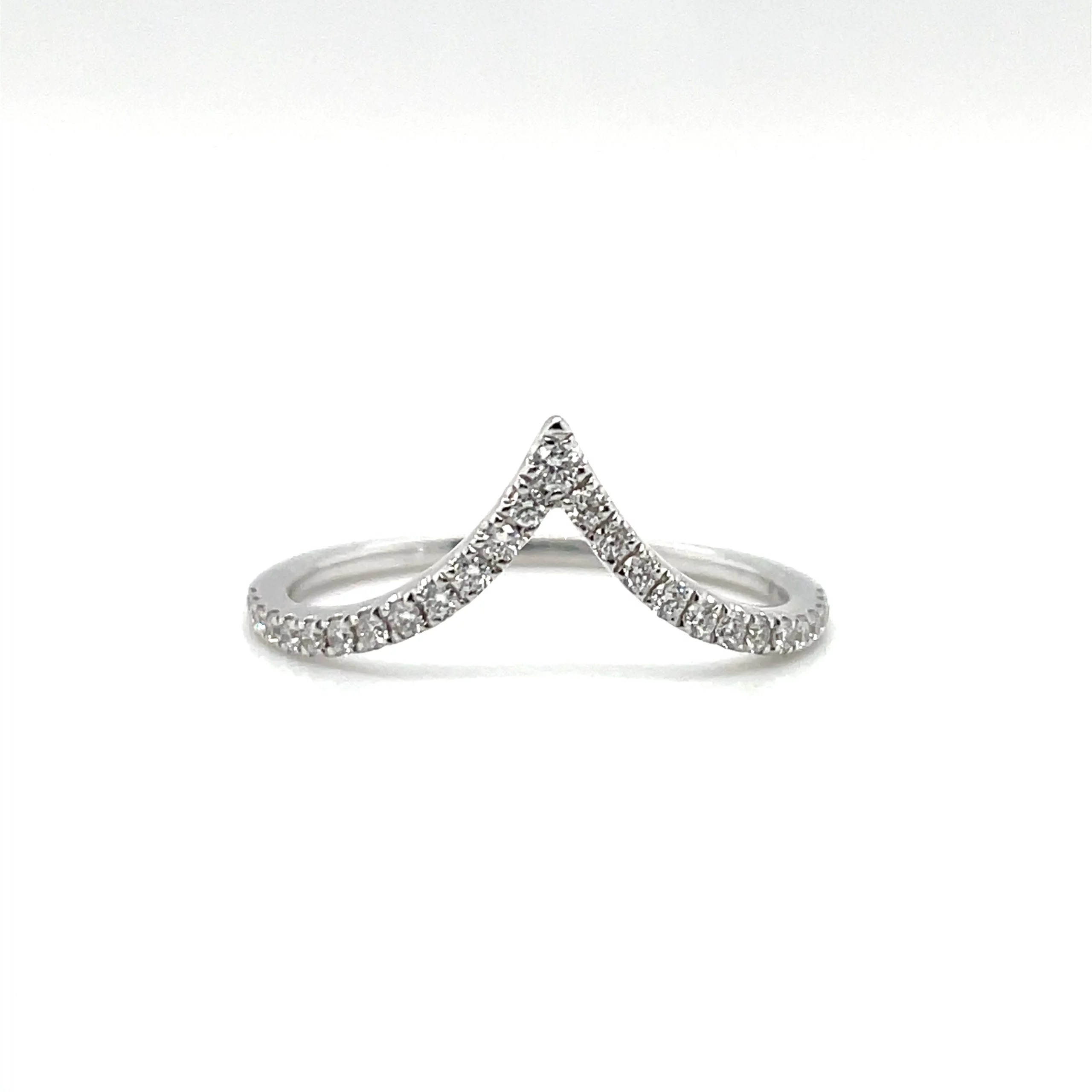 v shape diamond band from donna jewelry in chicago